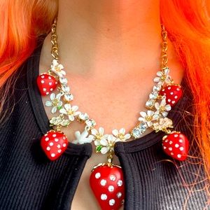 NWOT BETSEY JOHNSON STRAWBERRY DROP FRONTAL NECKLACE